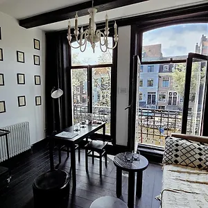 2* Frühstückspension The Black Beauty Private With Canal View From 1799